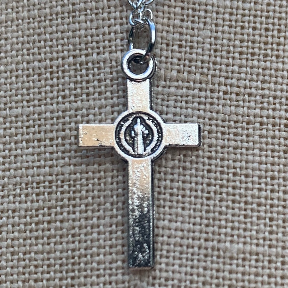 NWT Sterling Silver Plated Chain & Crucifix Alloy Metal Charm Necklace - Picture 11 of 14